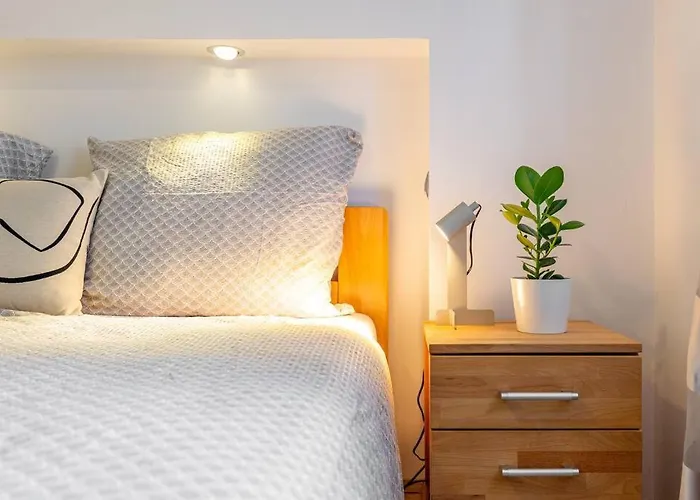 דירה Urban Retreat Near Old Town *