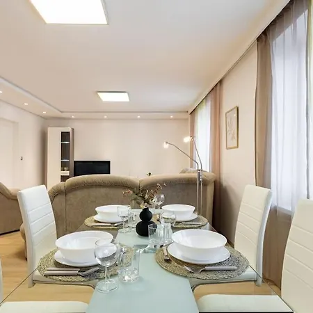 Daire Urban Retreat Near Old Town