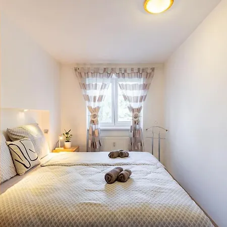 Daire Urban Retreat Near Old Town *